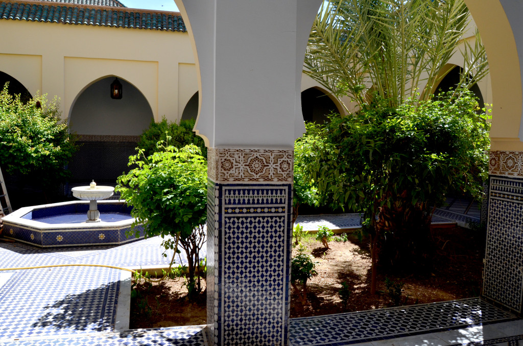 El jardí al voltant de la font d'ablucions de la mesquita de Rissani