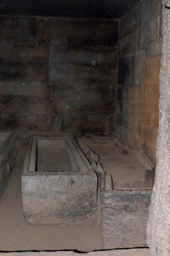 Sarcòfag a les tombes de Kaleb i Gebre Meskel