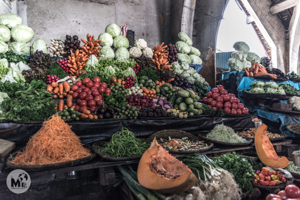 La mercaderia s'exposa amb gust al mercat d'Antsirabe