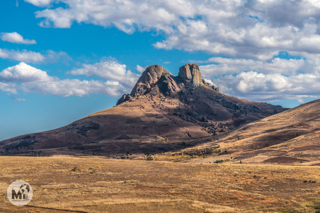 Aquesta muntanya, que recorda al nostre estimat Pedraforca, marca l'inici del territori Bara a Madagascar