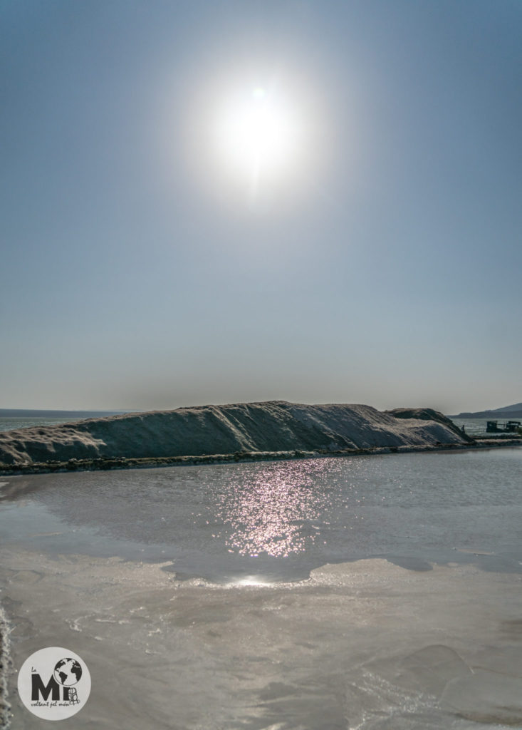 La sal s'obté per dessecació progressiva en diferents piscines